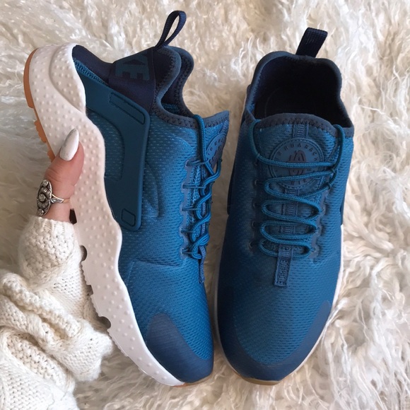 NWT Nike Huarache Run Ultra - Picture 3 of 8